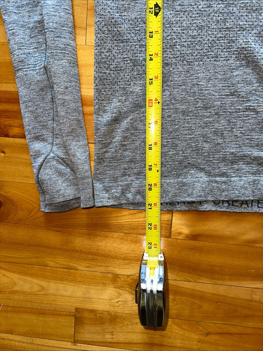 Lululemon Swiftly Tech Long Sleeve Crew Heathered Grey Size 4 race length - Picture 7 of 8